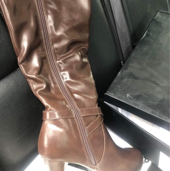 Boots - Picture 2 of 3